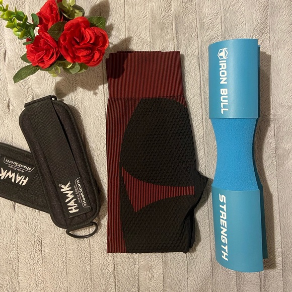 Red & Black Amazon Workout Set - Picture 11 of 12